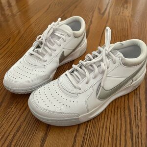 Nike Court size 8 shoes tenis